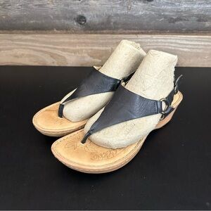 Born Womens Black Leather SlingBack Wedge Sandals Size 8 T-Strap Adjustable